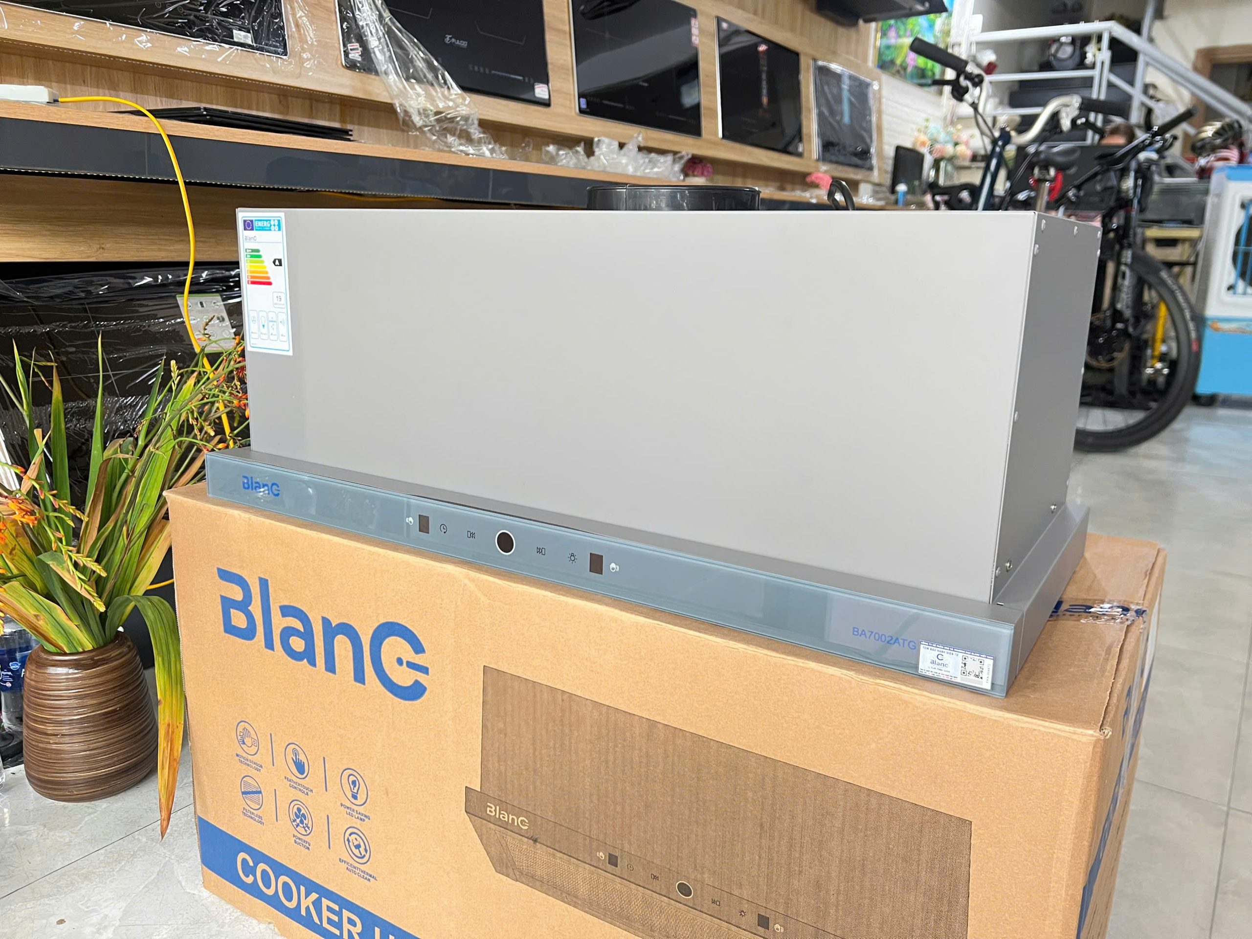 Máy hút mùi BlanC BA 7002ATG